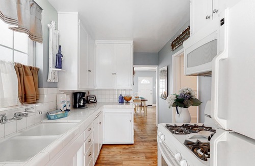 Townsite House | Beachfront beauty steps from the sand with views, vibes, and a private BBQ patio