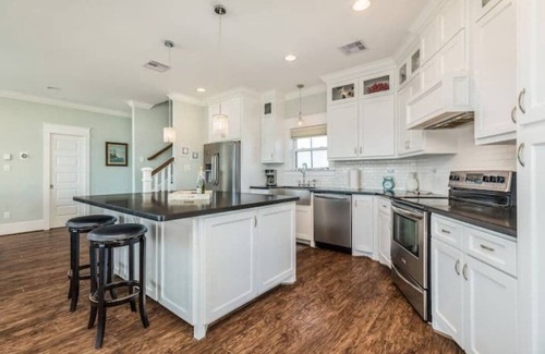 Terramar Beach House | Beachfront Beauty w/4 King Beds Ultimate Getaway!