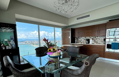 North Hotel Zone Condo | Beachfront - best views! Last minute getaway rates! Thanksgiving is available.
