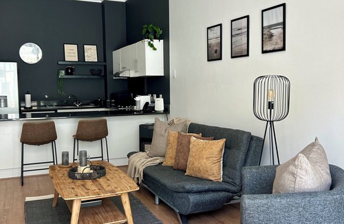 Muizenberg Apartment | Beachfront Bliss at Muizenberg’s Iconic Empire Building
