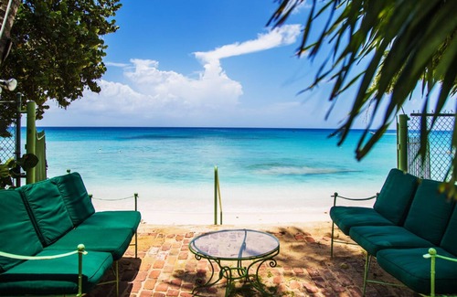 Little Battaleys Villa | Beachfront Bliss Getaway with Pool - Nelson Gay (9 bed)