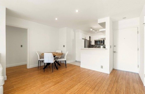 Wilshire Montana Apartment | Beachfront Bliss: Spacious 2BR Apt Santa Monica