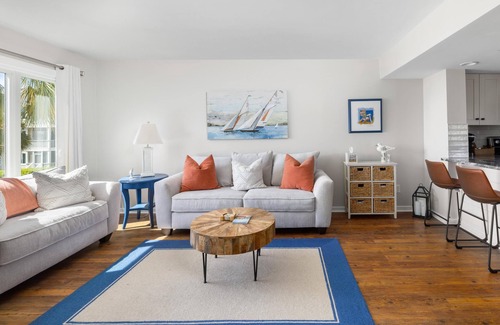 Isle of Palms Condo | Beachfront Bliss – 1BR Condo with Ocean Views + Pool Access