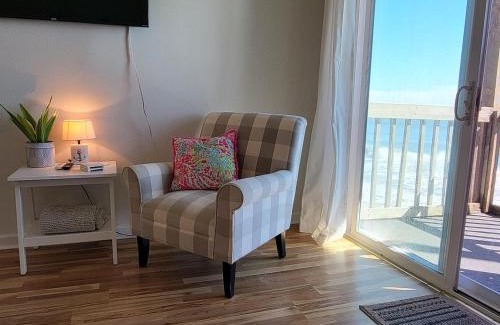 Sneads Ferry House | Beachfront Bungalow 124
