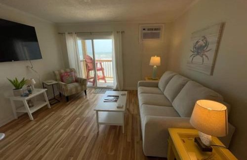 Sneads Ferry House | Beachfront Bungalow 124