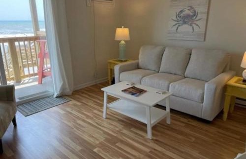 Sneads Ferry House | Beachfront Bungalow 124