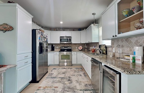 Bermuda Beach Cottage | Beachfront Bungalow
