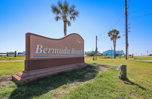 Bermuda Beach Cottage | Beachfront Bungalow