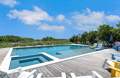 Holmes Beach House | Beachfront Bungalow