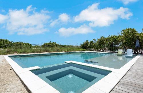 Holmes Beach House | Beachfront Bungalow