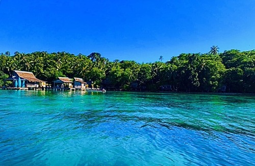 Mbambanga Island House | beachfront bungalows