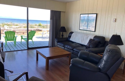 Black Creek House | Beachfront Cabin 7
