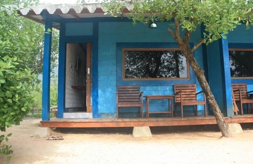 Karimun Jawa Cabin | Beachfront Cendana Cottage