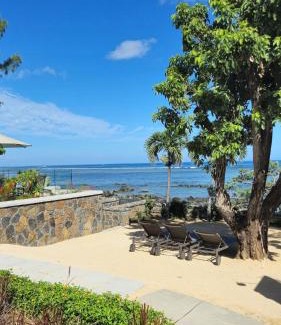 La Mivoie Apartment | Beachfront Chic Penthouse