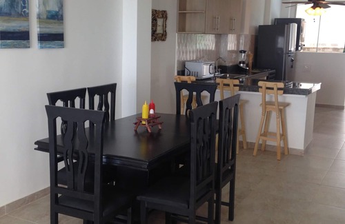 Cartagena Apartment | Beachfront Condo/Apartamento en la Playa con Hermosa Vistas del Mar