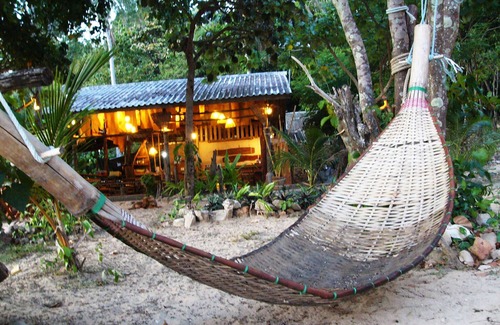 Nuea Khlong House | Beachfront Cottage of Koh Pu