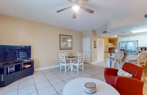 Bahama Beach Condo | Beachfront condo in resort with pools & fitness center - prime location