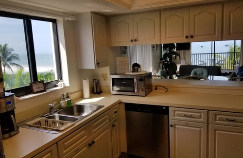 South Island Condo | Beachfront Condo 2Bed/2Bath With Pool, Hot Tub, and Private Balcony-Nice Escape