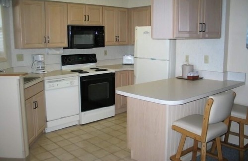 Kill Devil Hills Condo | Beachfront Condo @ Outer Banks Beach Club, 3Pools, closest to beach, & shops