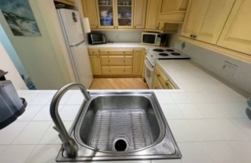 Mashpee Apartment | Beachfront condo - 1325 sf on Vineyard Sound in New Seaburyn