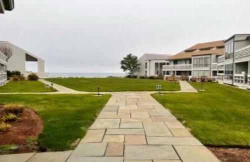 Mashpee Apartment | Beachfront condo - 1325 sf on Vineyard Sound in New Seaburyn