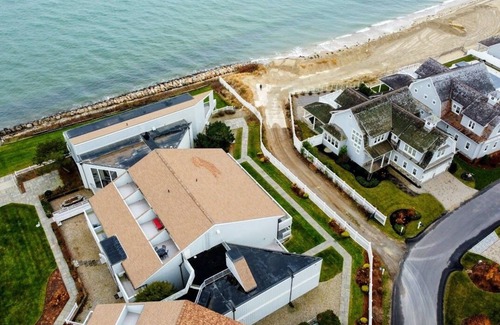 Mashpee Apartment | Beachfront condo - 1325 sf on Vineyard Sound in New Seaburyn