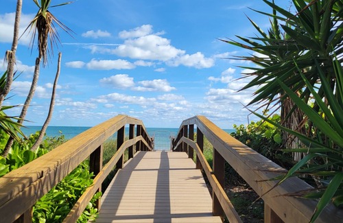Riomar Condo | Beachfront Condo 2-bedroom in fabulous Vero Beach with Gym and Heated Pool.