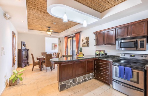 Barrio Los Villalobos Condo | Beachfront Condo 3 bdrm