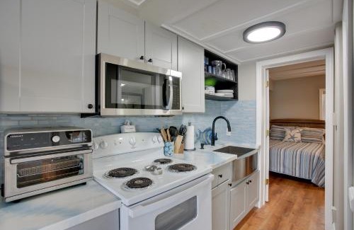 Wildwood Crest Apartment | Beachfront Condo in Wildwood Crest with Pool Access!