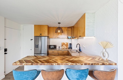 Punaluu Condo | Beachfront Condo in Hauula North Shore, Ocean Views, Pool + A/C!