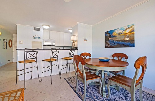 Kihei Condo | BEACHFRONT condo, ocean view, steps to sea, heated pool,hot tub, AC, Sugar Beach