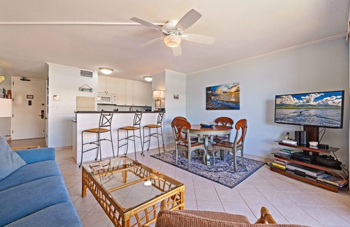 Kihei Condo | BEACHFRONT condo, ocean view, steps to sea, heated pool,hot tub, AC, Sugar Beach