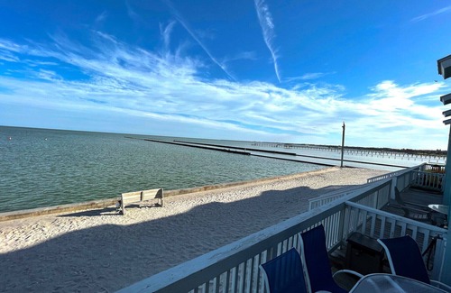 Rockport Condo | Beachfront Condo on the Bay in Rockport, TX