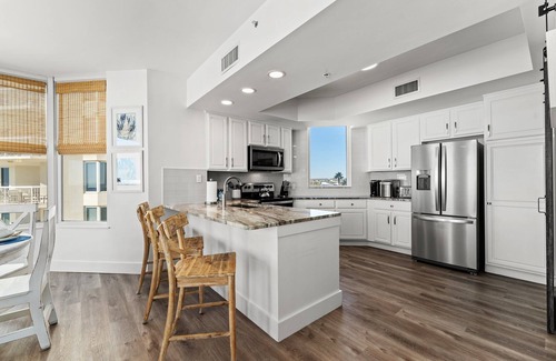 Destin Condo | Beachfront Condo -Starfish & Sandals - Silver Beach Towers - 3 BR | 4 Beds