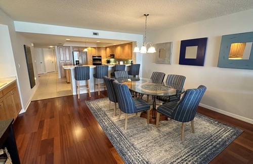 Redington Beach Condo | Beachfront Condo at La Contessa!, 3BD/3BA, Poolside Cabana, Private Fishing Pier