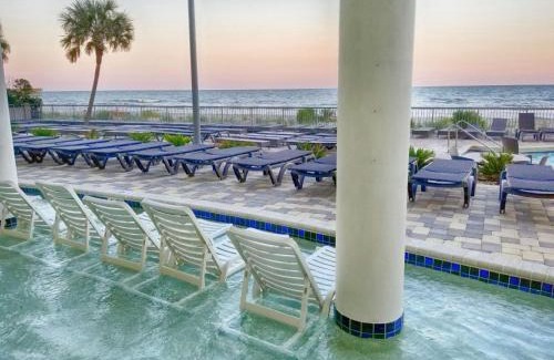 Downtown Myrtle Beach Apartment | Beachfront condo w balcony & beach access