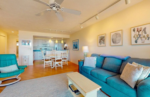Glen Arbor Condo | Beachfront condo with lake views, washer/dryer & fireplace