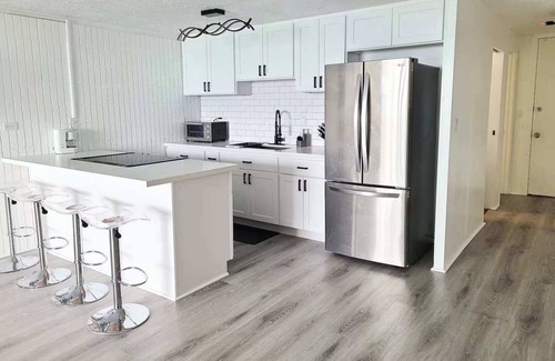 Punaluu Condo | Beachfront Condo with Ocean View