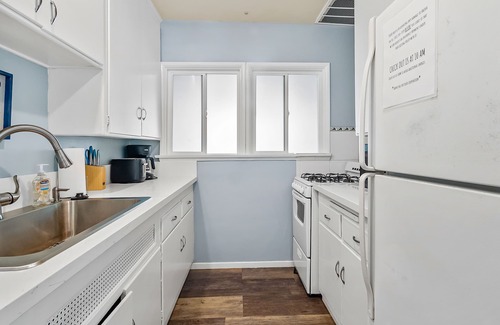 Carlsbad Village Condo | Beachfront condo with balcony & deck