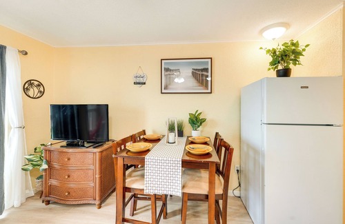 North Beach Condo | Beachfront Corpus Christi Condo w/Pool Access!