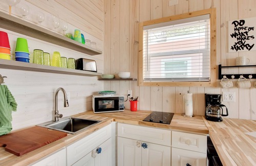 Carrabelle Cottage | Beachfront Cottage w/Dock on Florida Gulf Coast