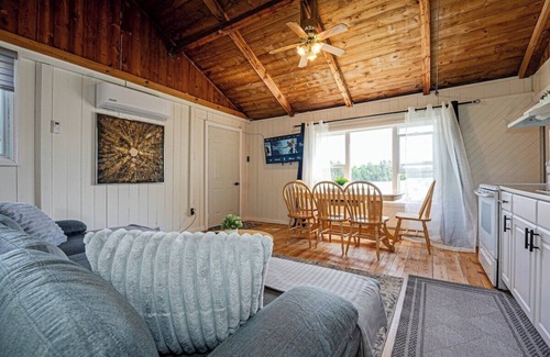 Magnetawan Cabin | Beachfront Cottage #2- Maijac Resort & Marina