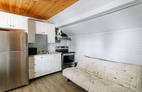 Wasaga Beach Cottage | BEACHFRONT COTTAGE IN WASAGA BEACH - SANDPIPER BEACH RESORT - COTTAGE # 8