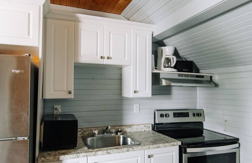 Wasaga Beach Cottage | BEACHFRONT COTTAGE IN WASAGA BEACH - SANDPIPER BEACH RESORT - COTTAGE # 8