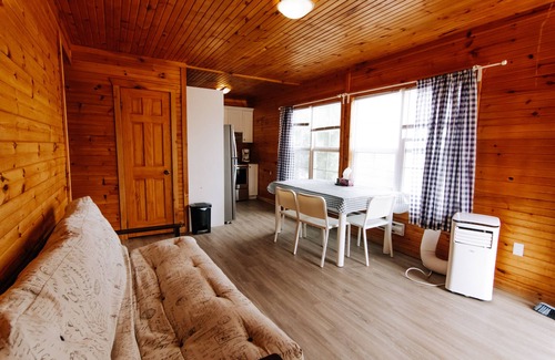 Wasaga Beach Cottage | BEACHFRONT COTTAGE IN WASAGA BEACH - SANDPIPER BEACH RESORT - COTTAGE # 2