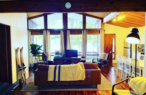 Harcourt Cottage | Beachfront Cottage in Haliburton County