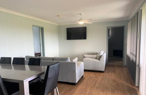 Jurien Bay House | Beachfront Cottage on the Park