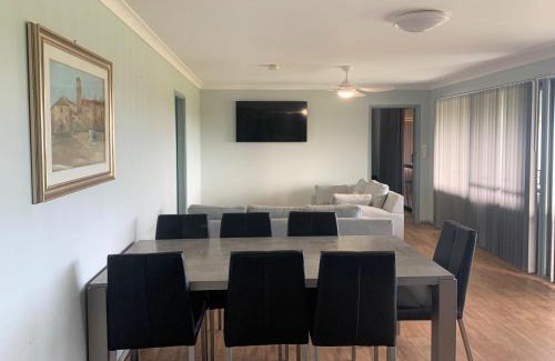 Jurien Bay House | Beachfront Cottage on the Park