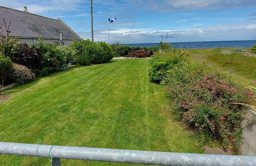 Buckie House | Beachfront cottage on the Moray coast, Sunsets, Wildlife, Northern Lights & more
