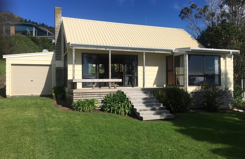Opito Bay Cottage | Beachfront Cottage - Opito Bay Holiday Cottage